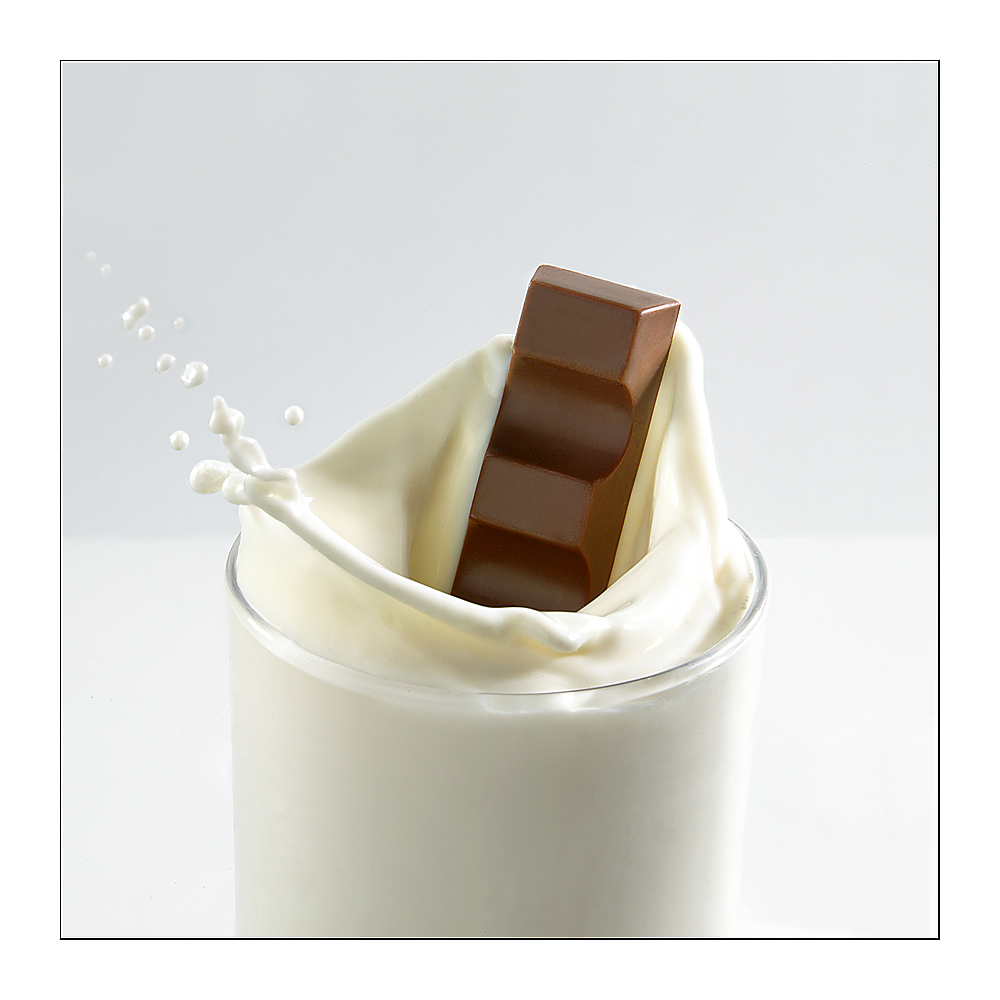 Milk_and_chocolate_by_macro_art.jpg