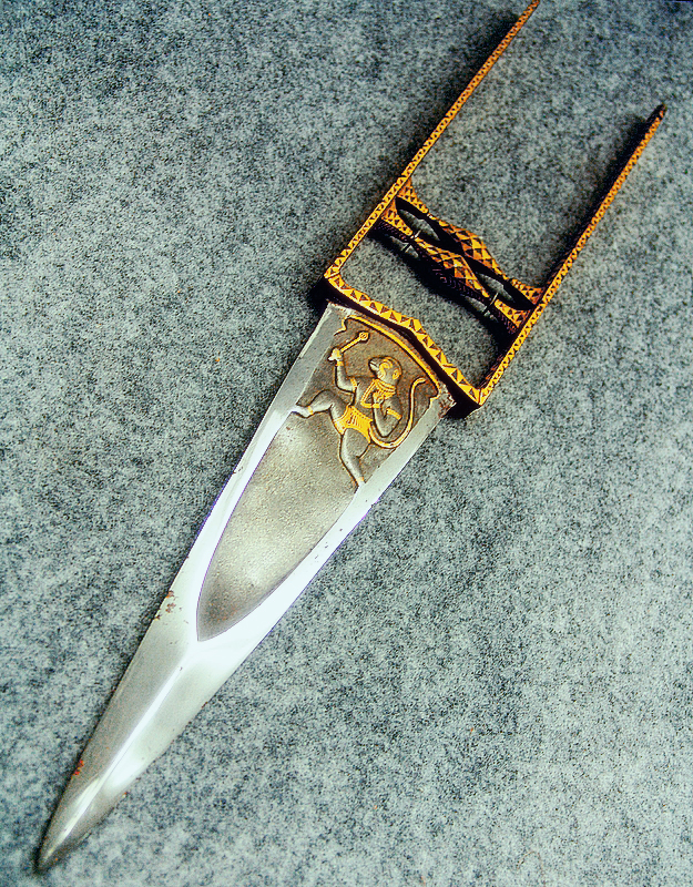 Ornamental_katar.jpg