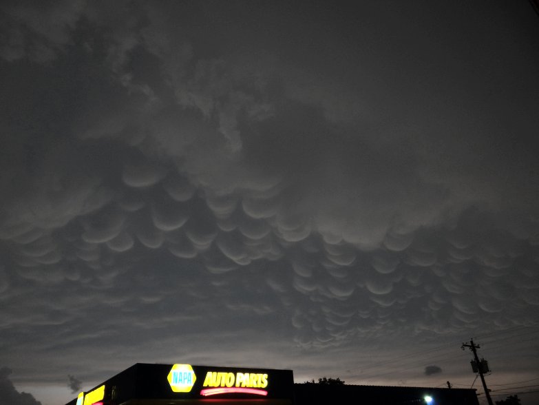5-25-12mammatus02.jpg